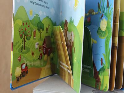 طي الورق المقوي لكتب الأطفال